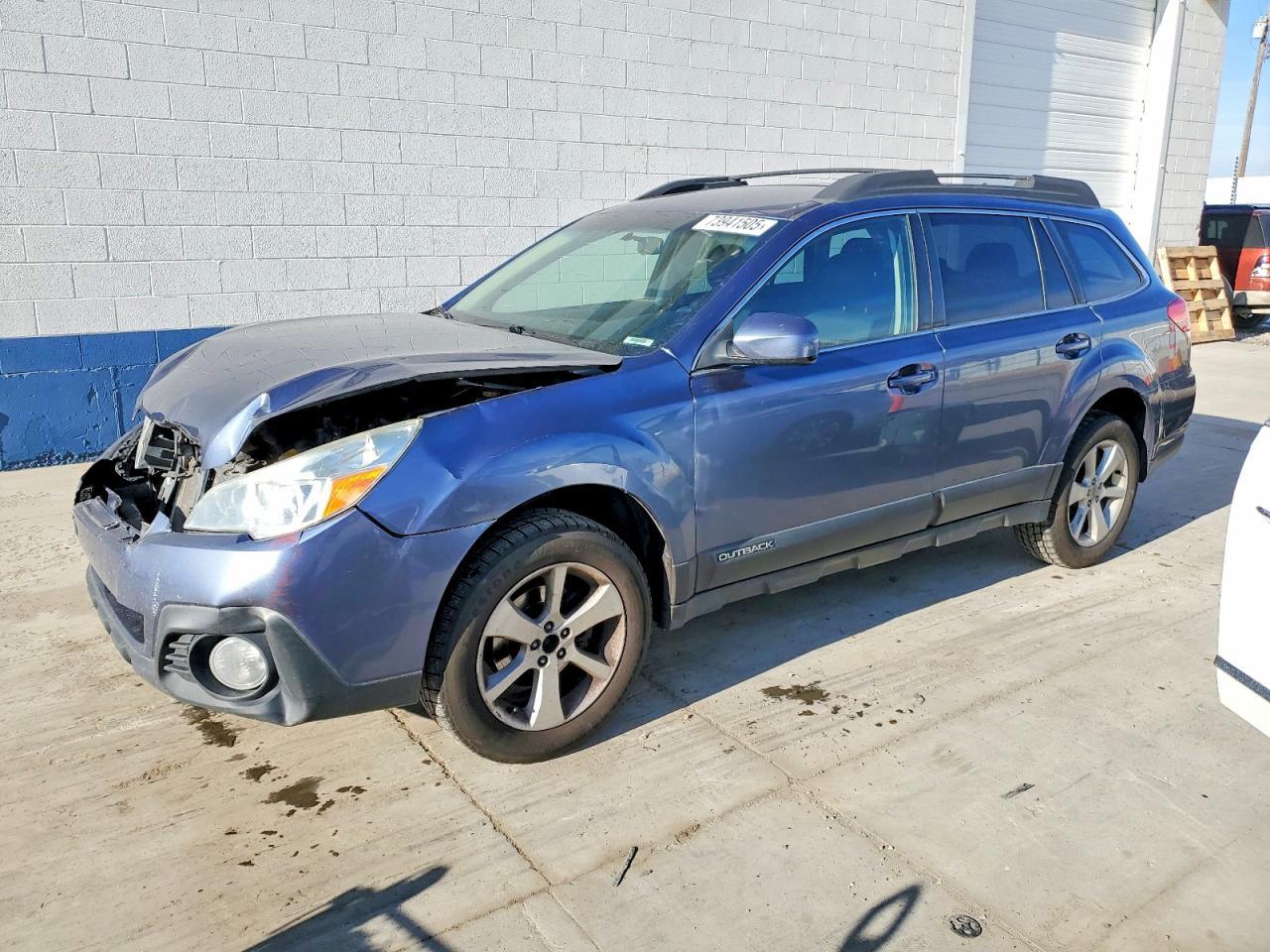 2014 SUBARU Outback