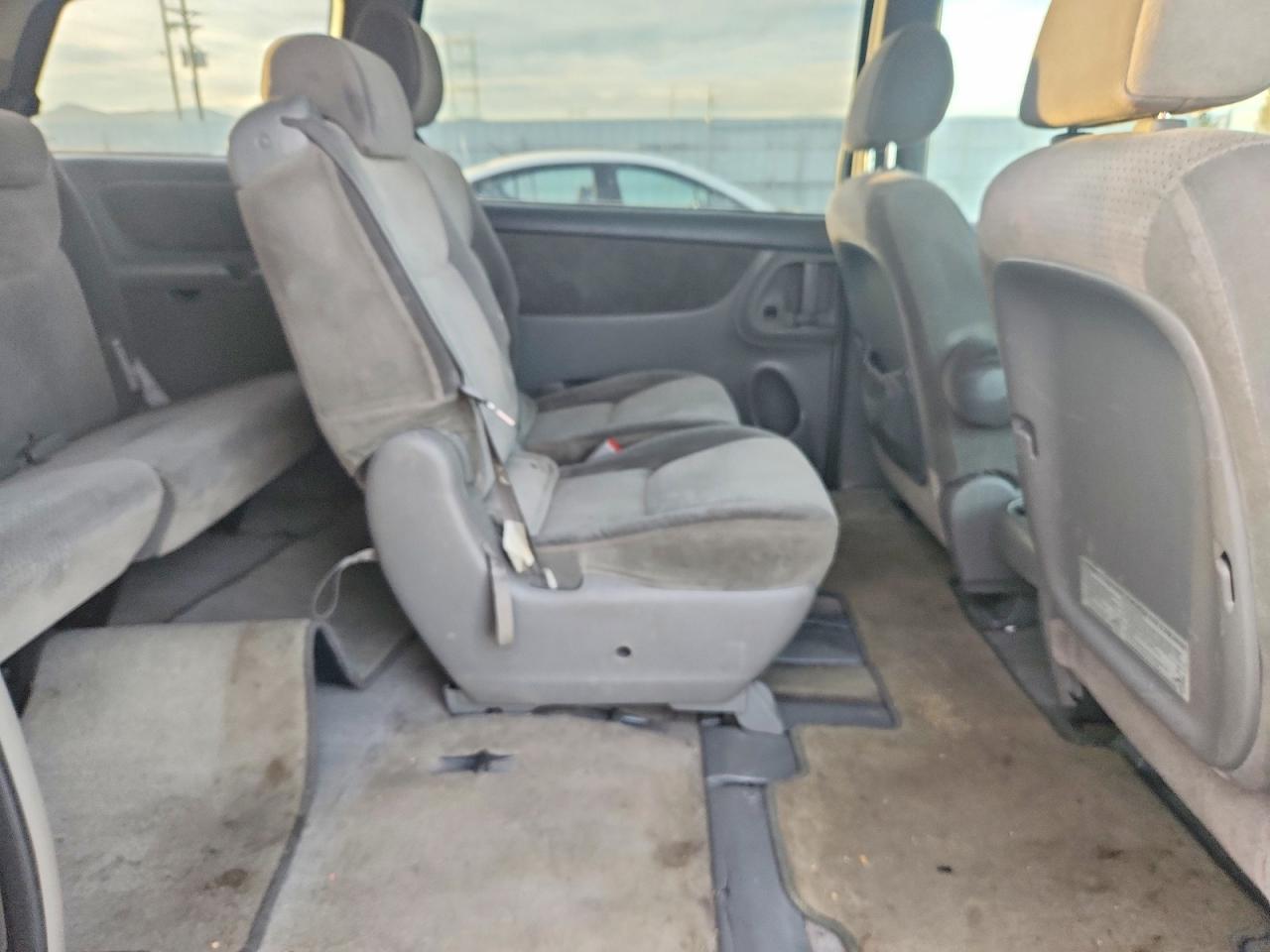 2006 TOYOTA SIENNA