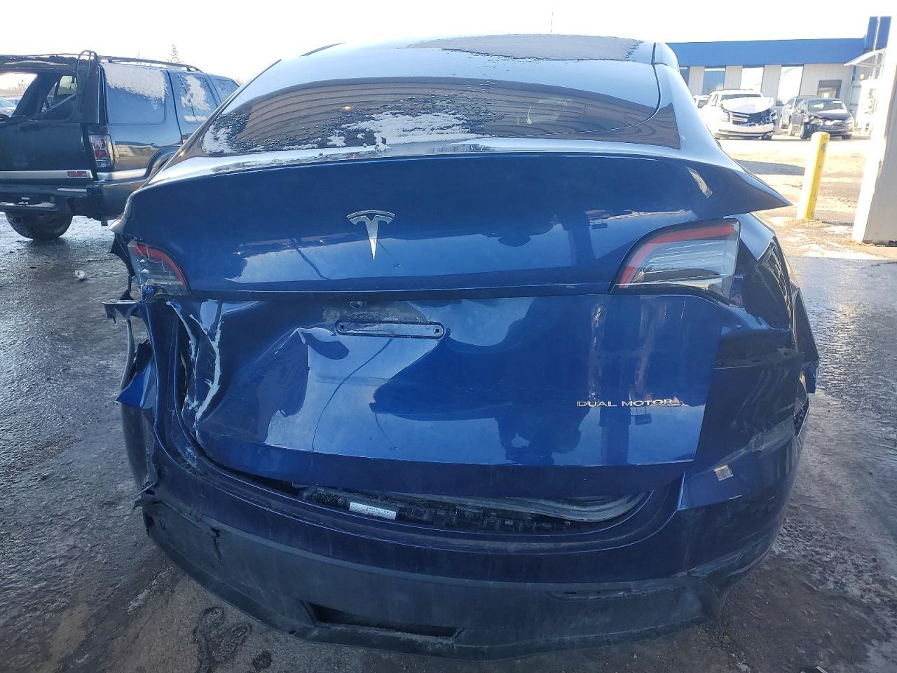 2024 TESLA MODEL Y