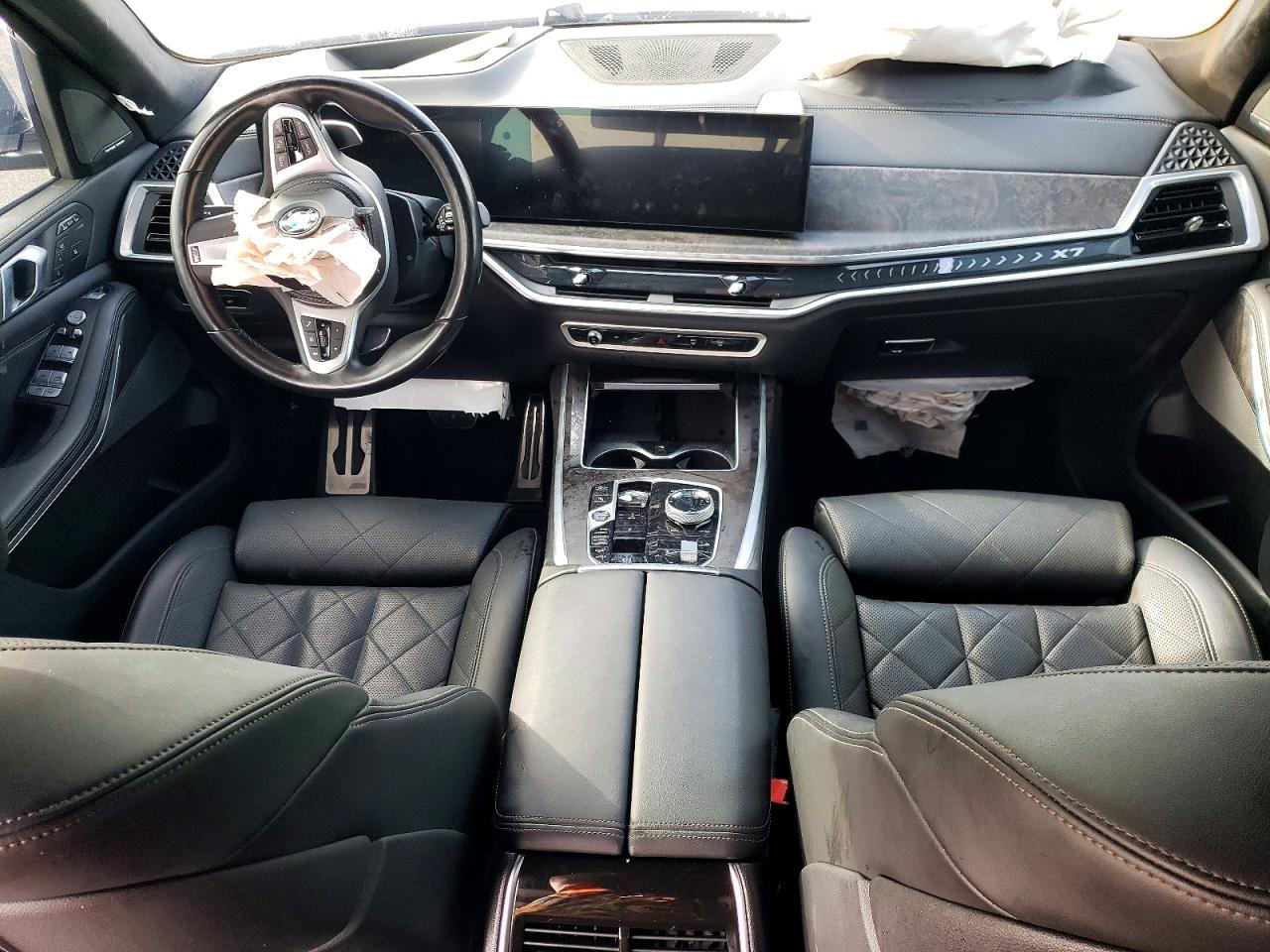 2024 BMW X7