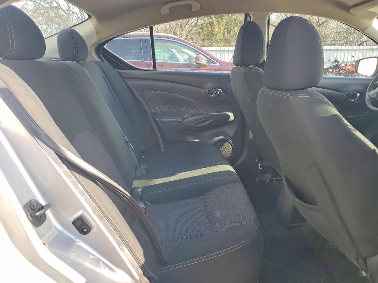 2017 NISSAN VERSA