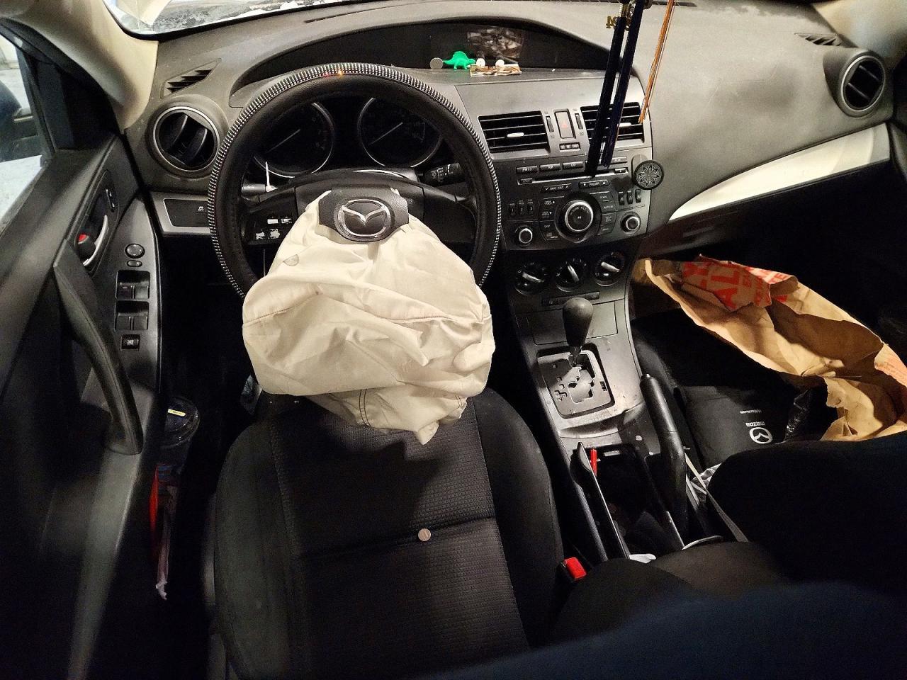 2013 MAZDA 3