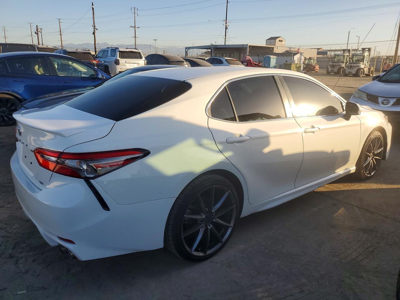 2018 TOYOTA CAMRY