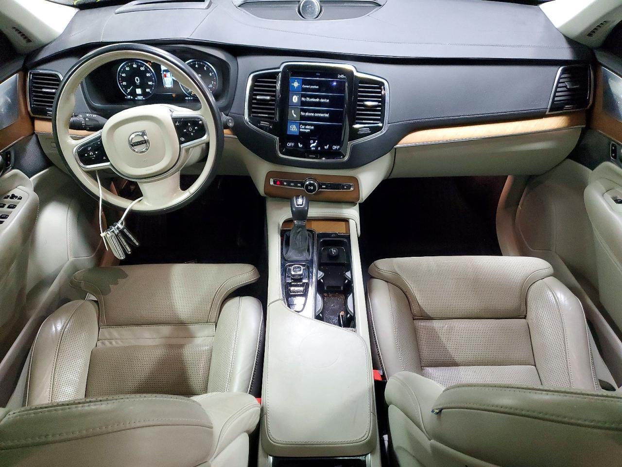 2016 VOLVO XC90