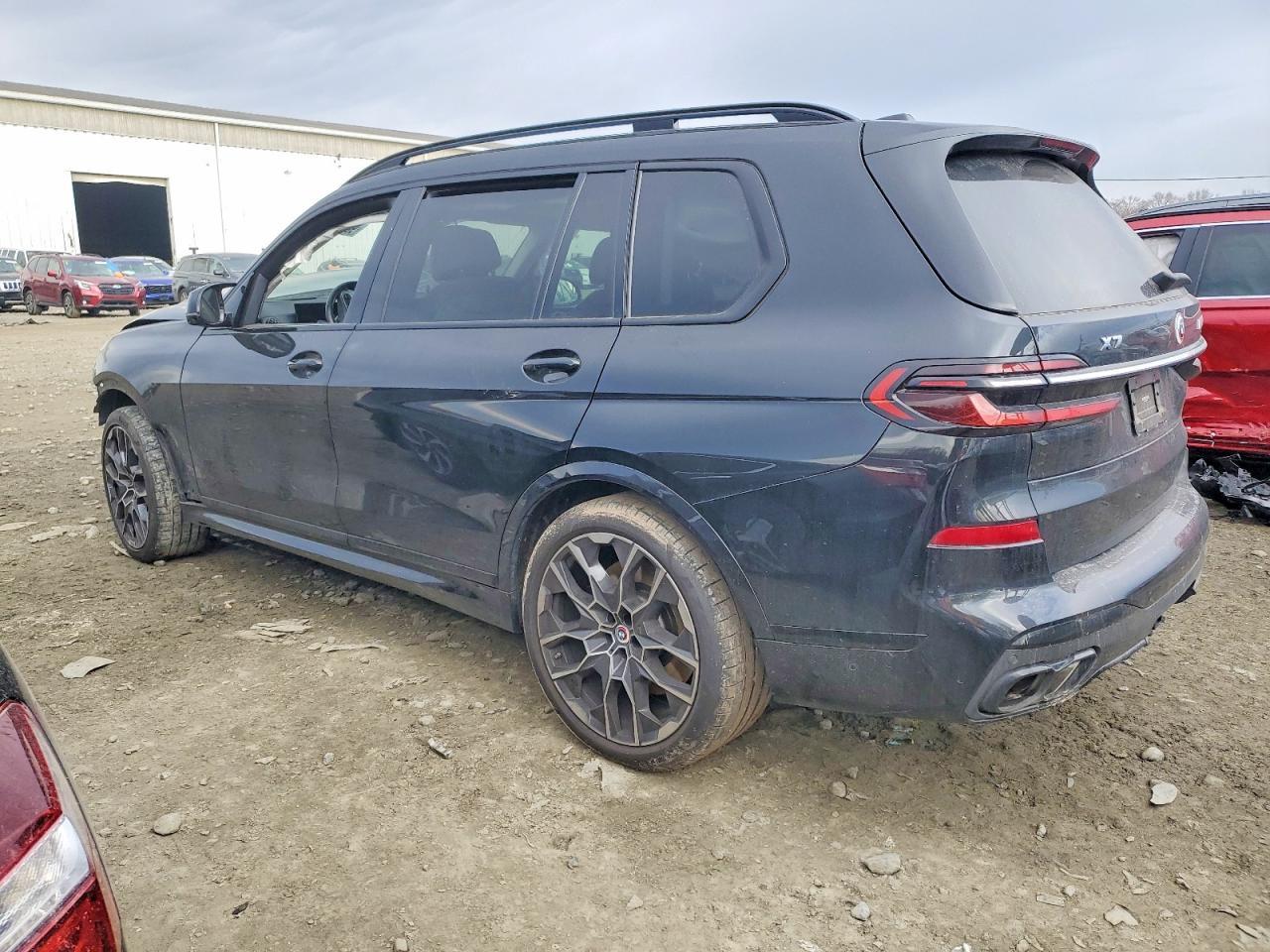 2023 BMW X7