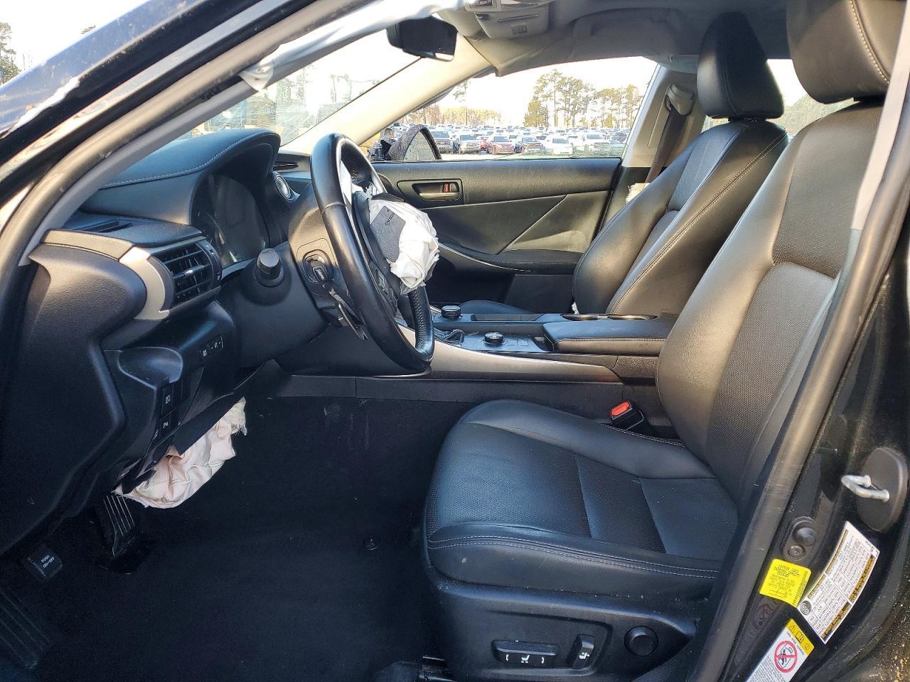 2017 LEXUS IS 200t