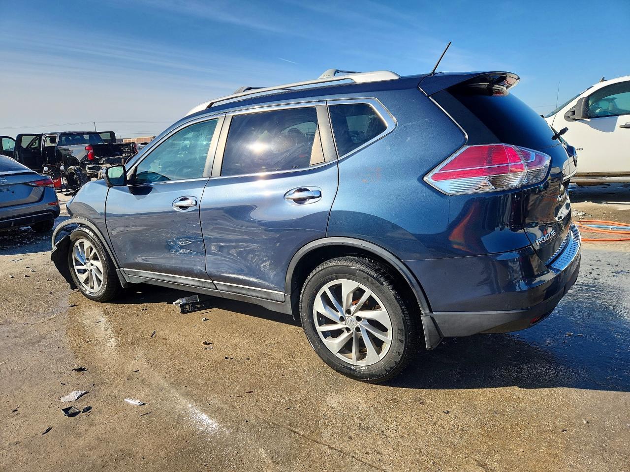 2014 NISSAN ROGUE