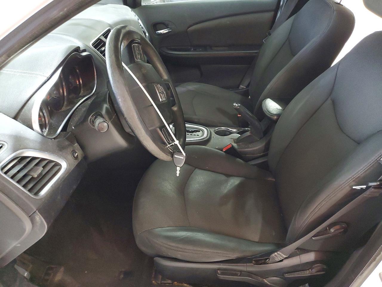 2014 DODGE Avenger
