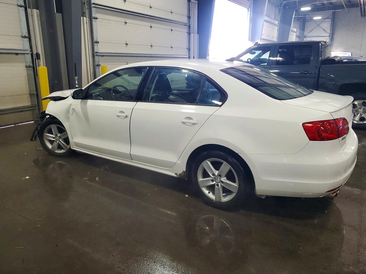 2011 VOLKSWAGEN JETTA