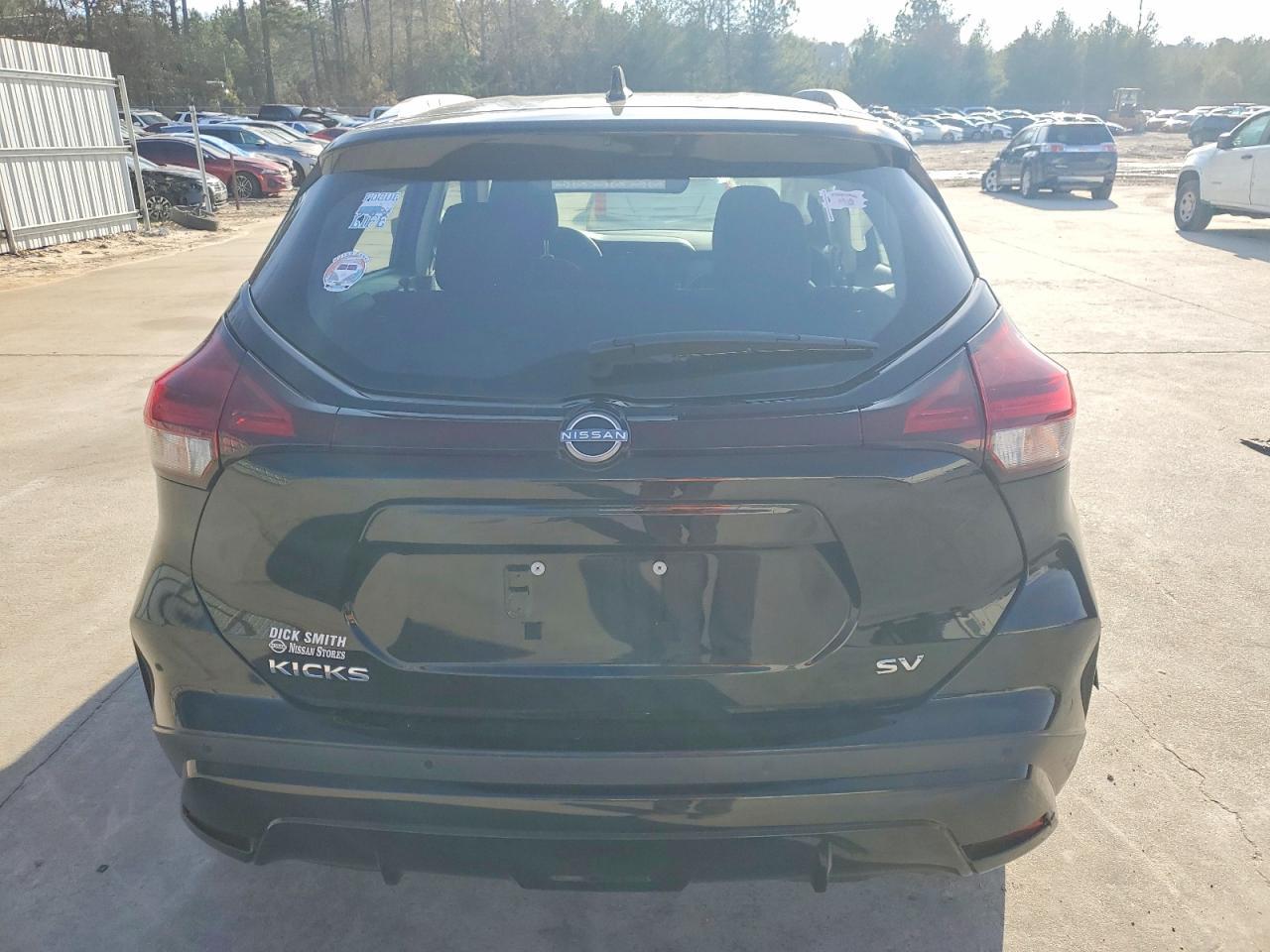 2024 NISSAN KICKS