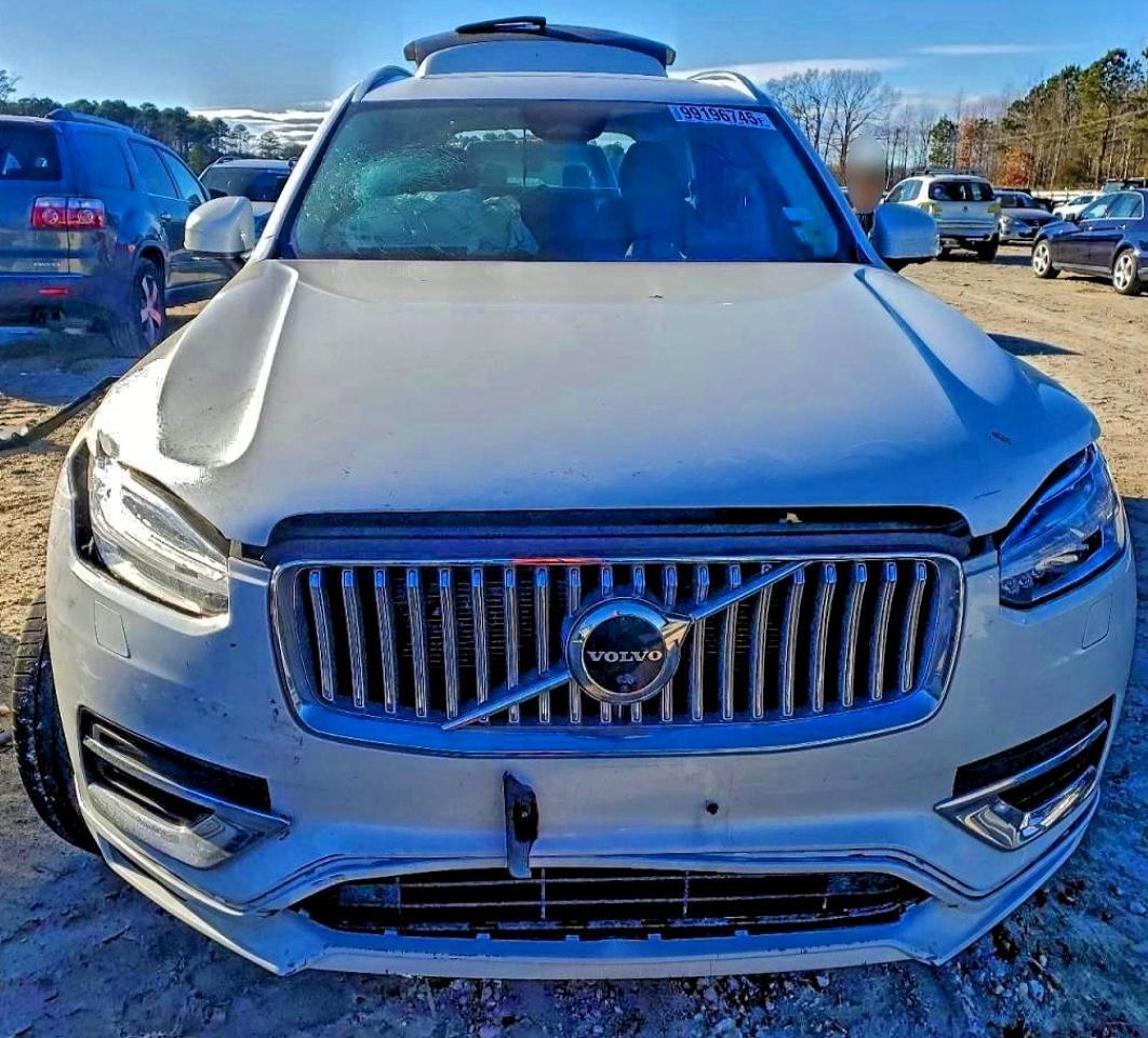 2023 VOLVO XC90