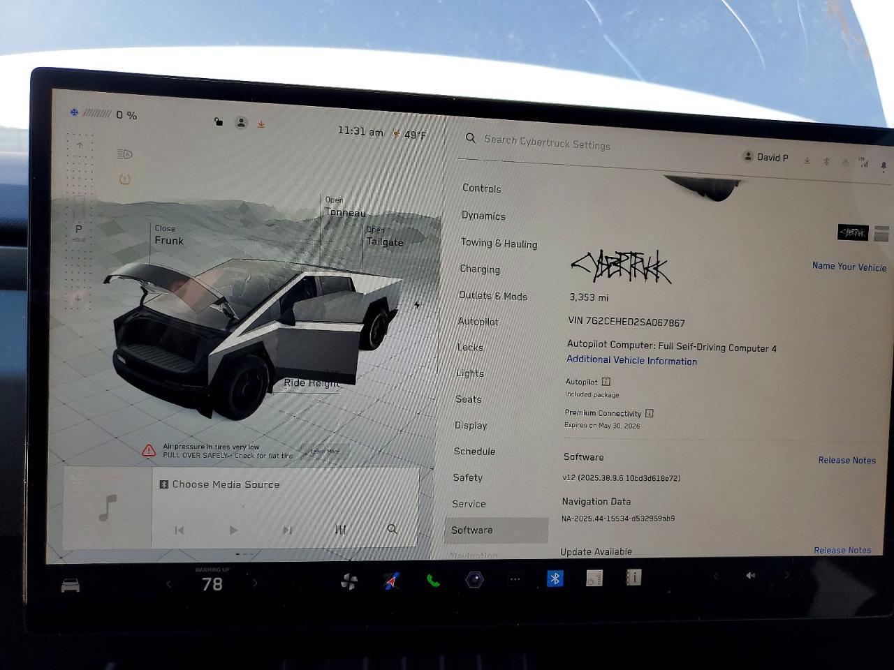 2025 TESLA Cybertruck