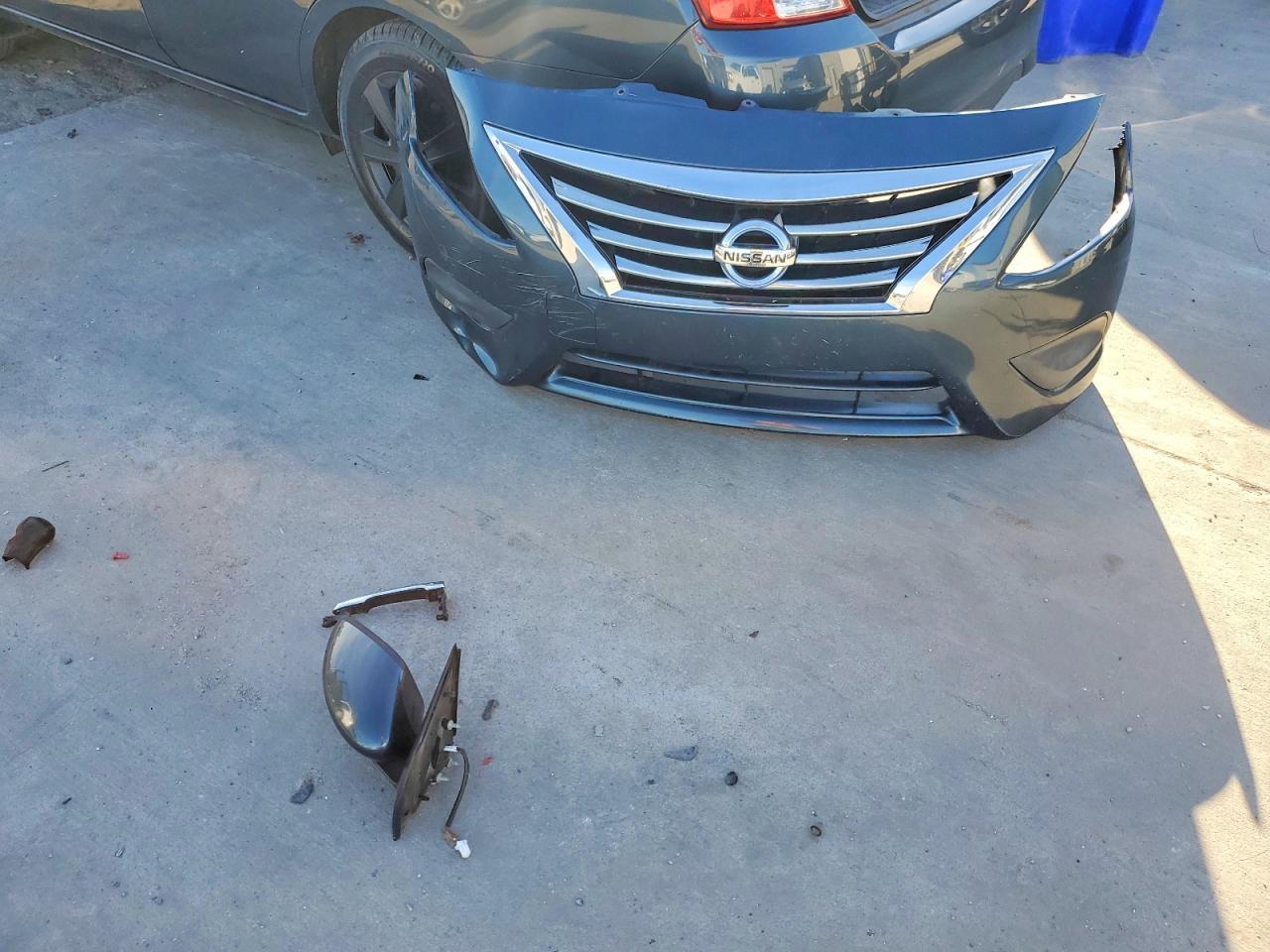 2017 NISSAN VERSA