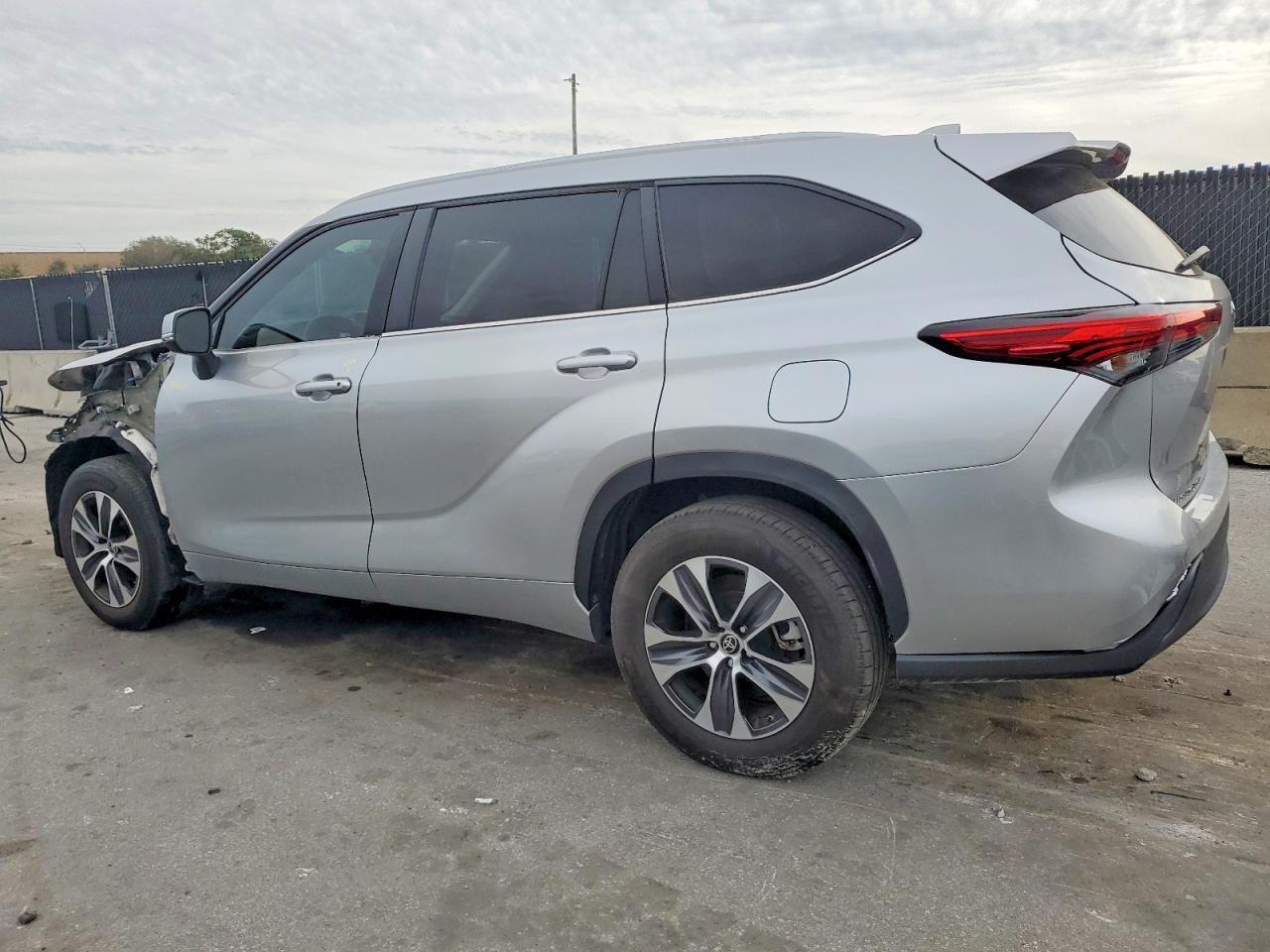 2023 TOYOTA HIGHLANDER