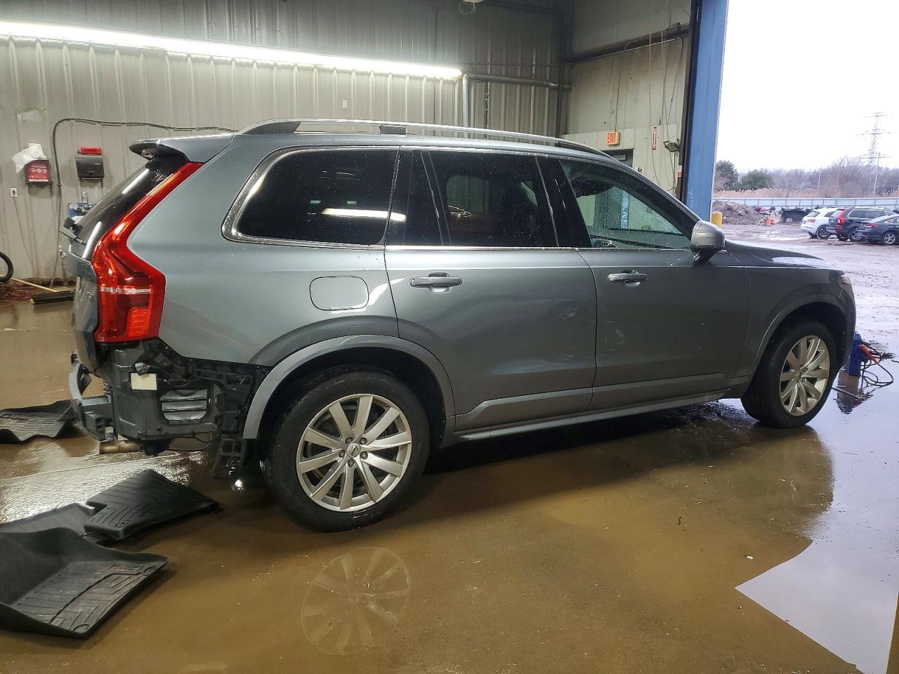 2017 VOLVO XC90
