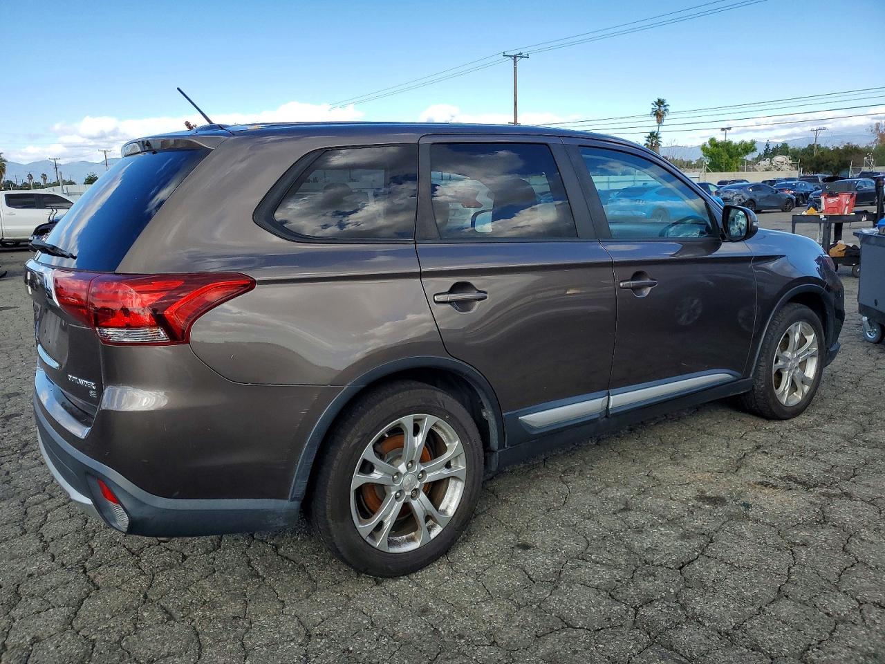 2016 MITSUBISHI outlander