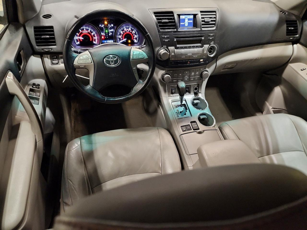 2010 TOYOTA HIGHLANDER