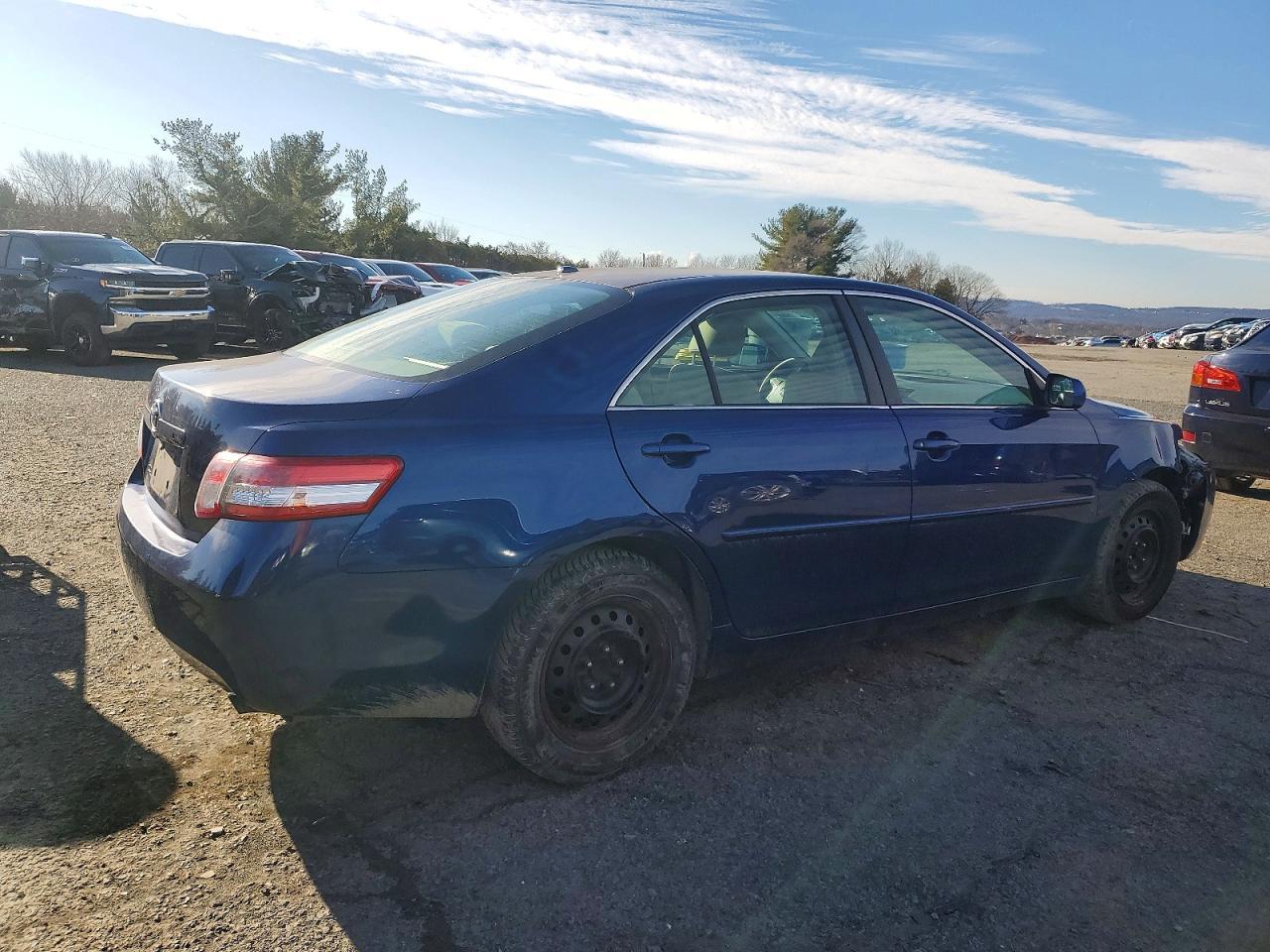 2011 TOYOTA CAMRY