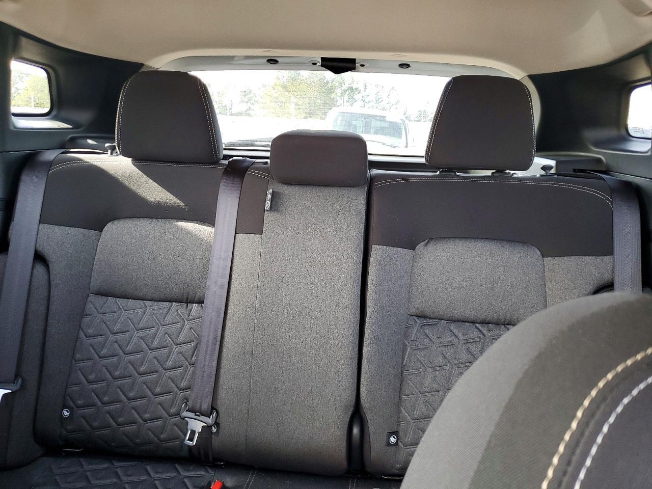 2025 NISSAN KICKS
