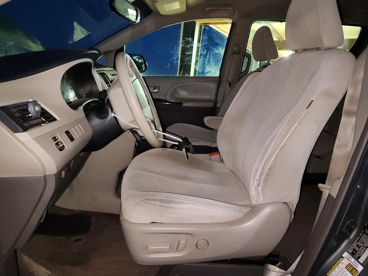 2014 TOYOTA SIENNA