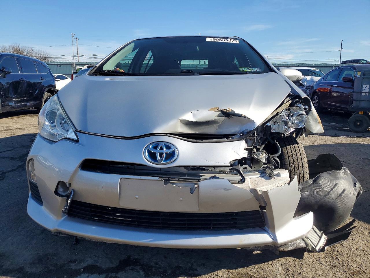 2012 TOYOTA Prius c