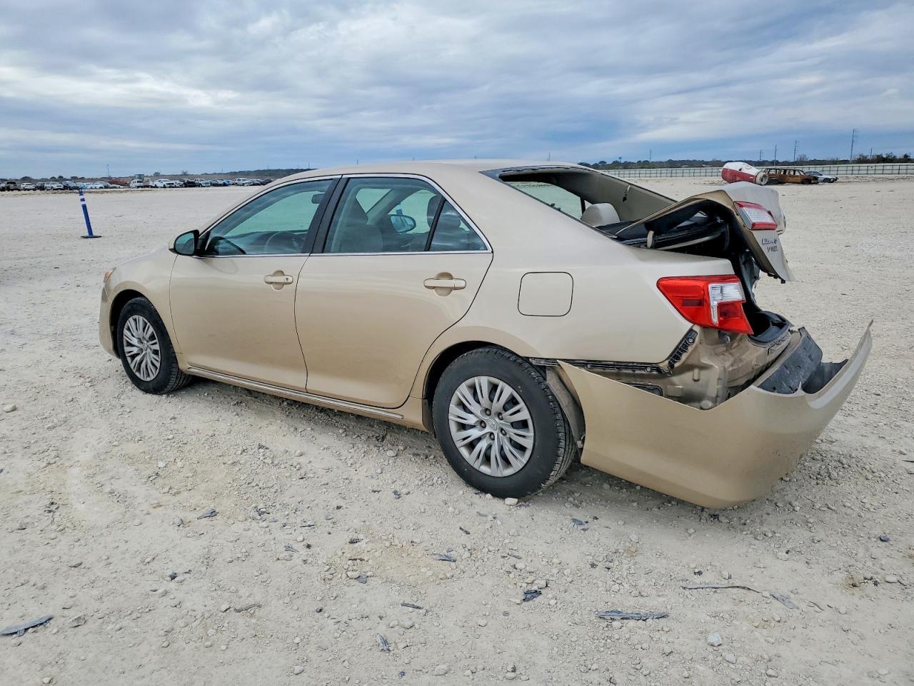 2012 TOYOTA CAMRY