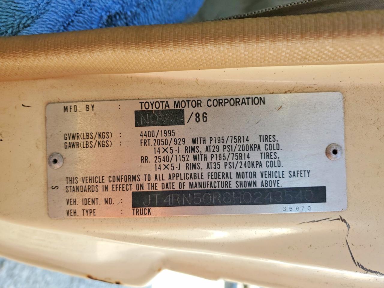 1987 TOYOTA Pickup