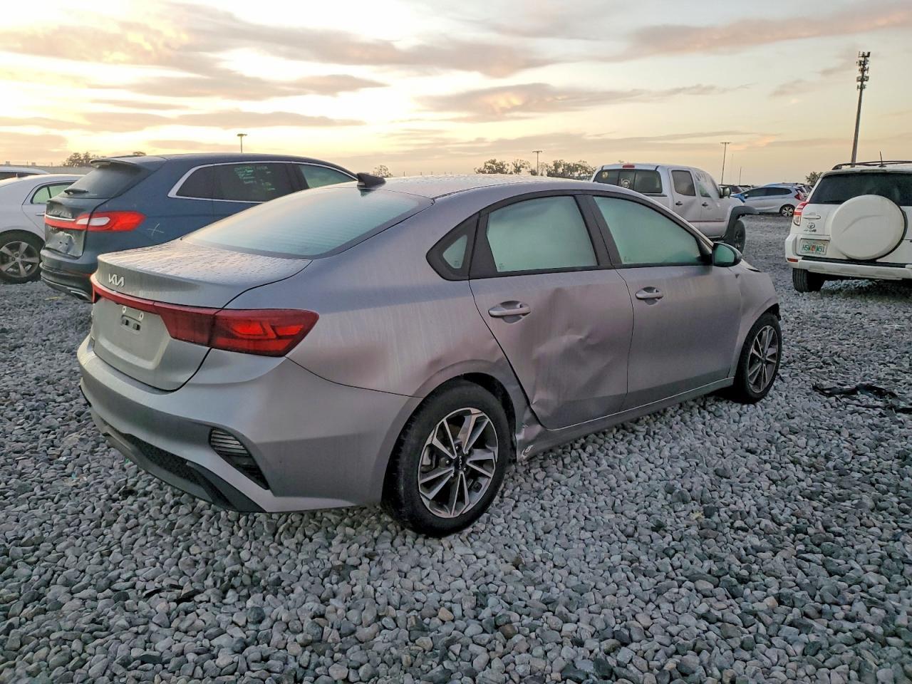 2023 KIA FORTE