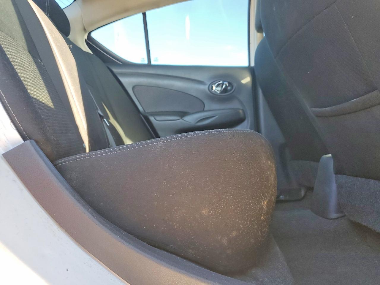 2015 NISSAN VERSA