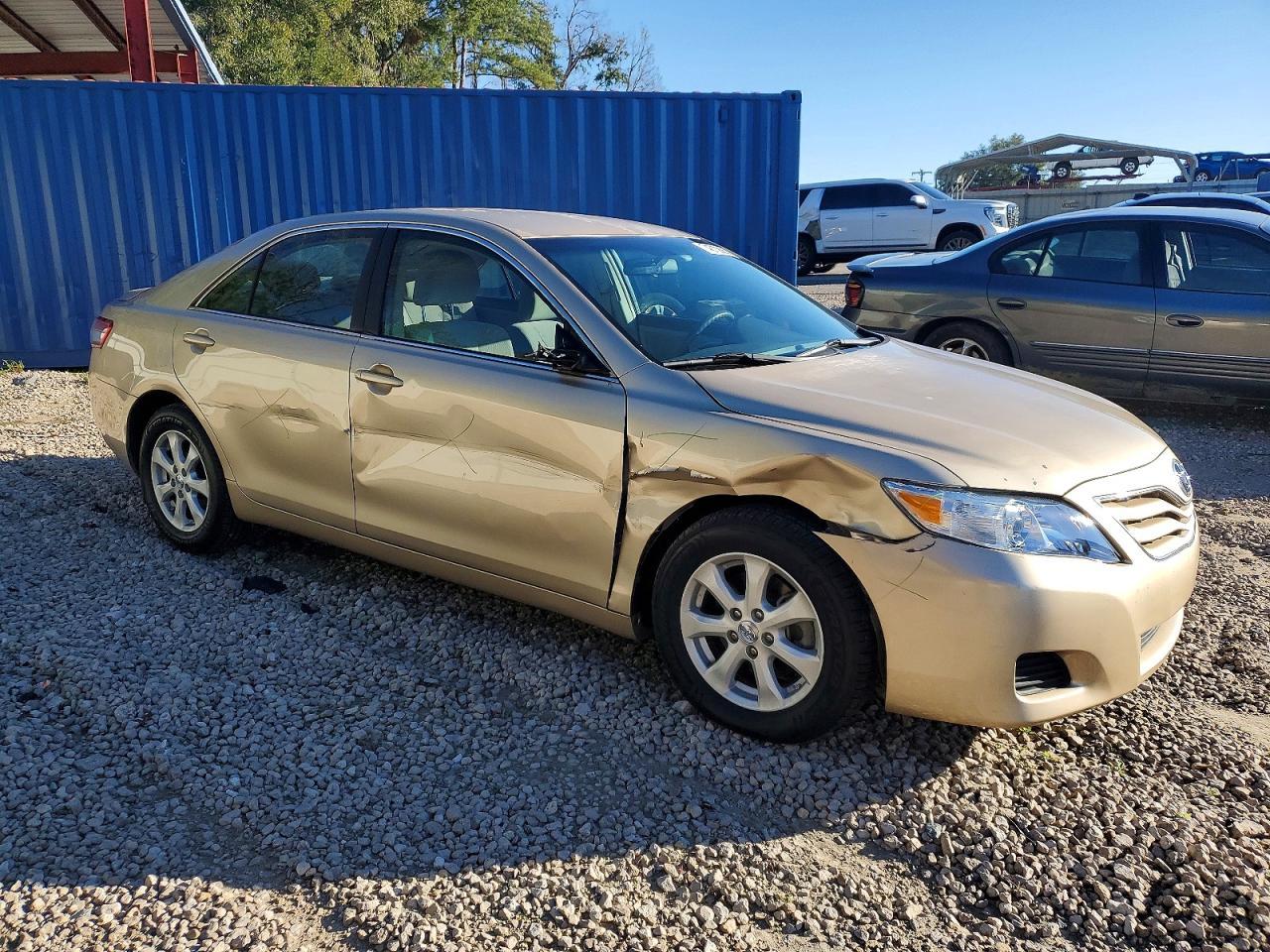 2011 TOYOTA CAMRY