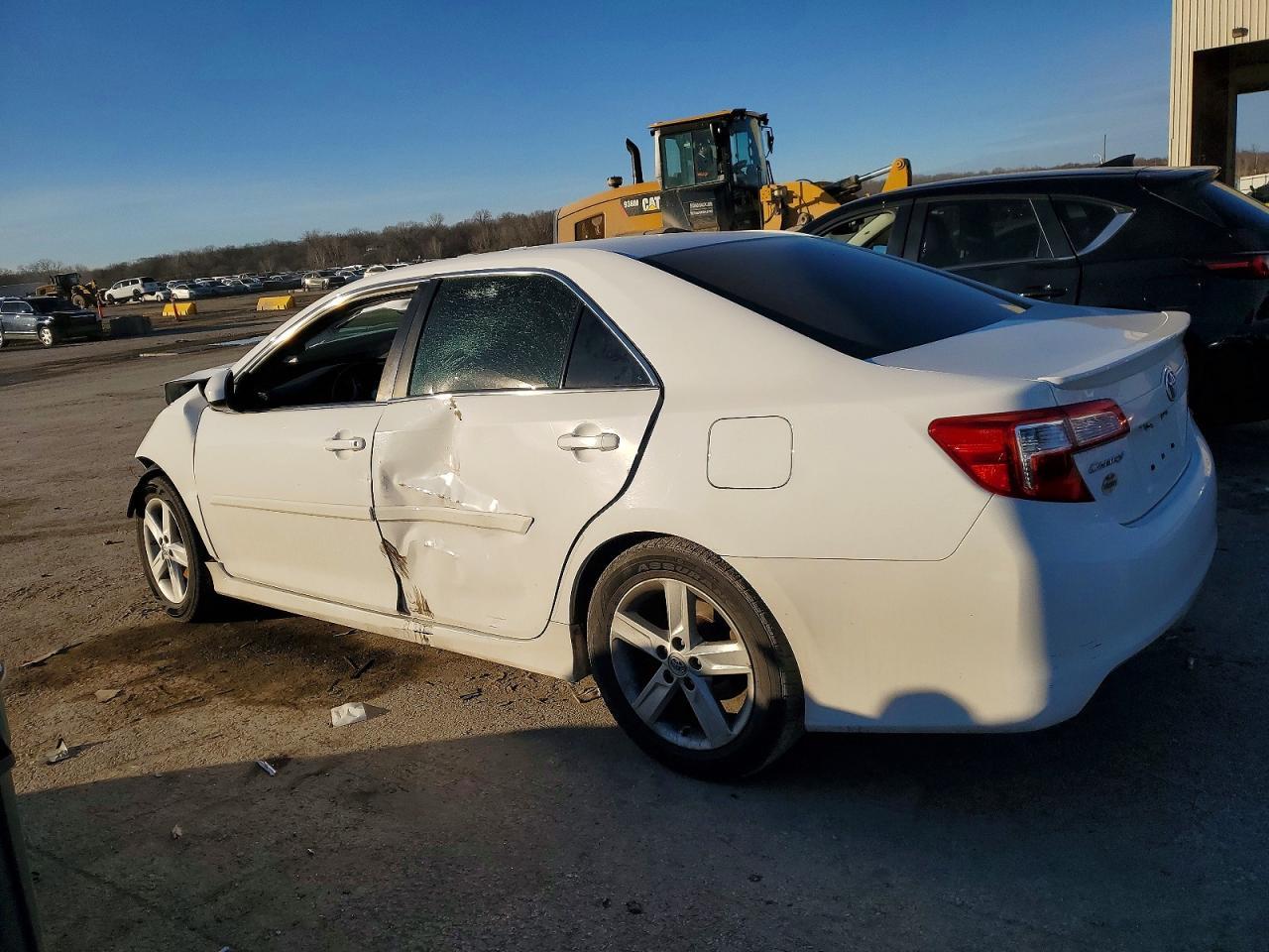 2014 TOYOTA CAMRY