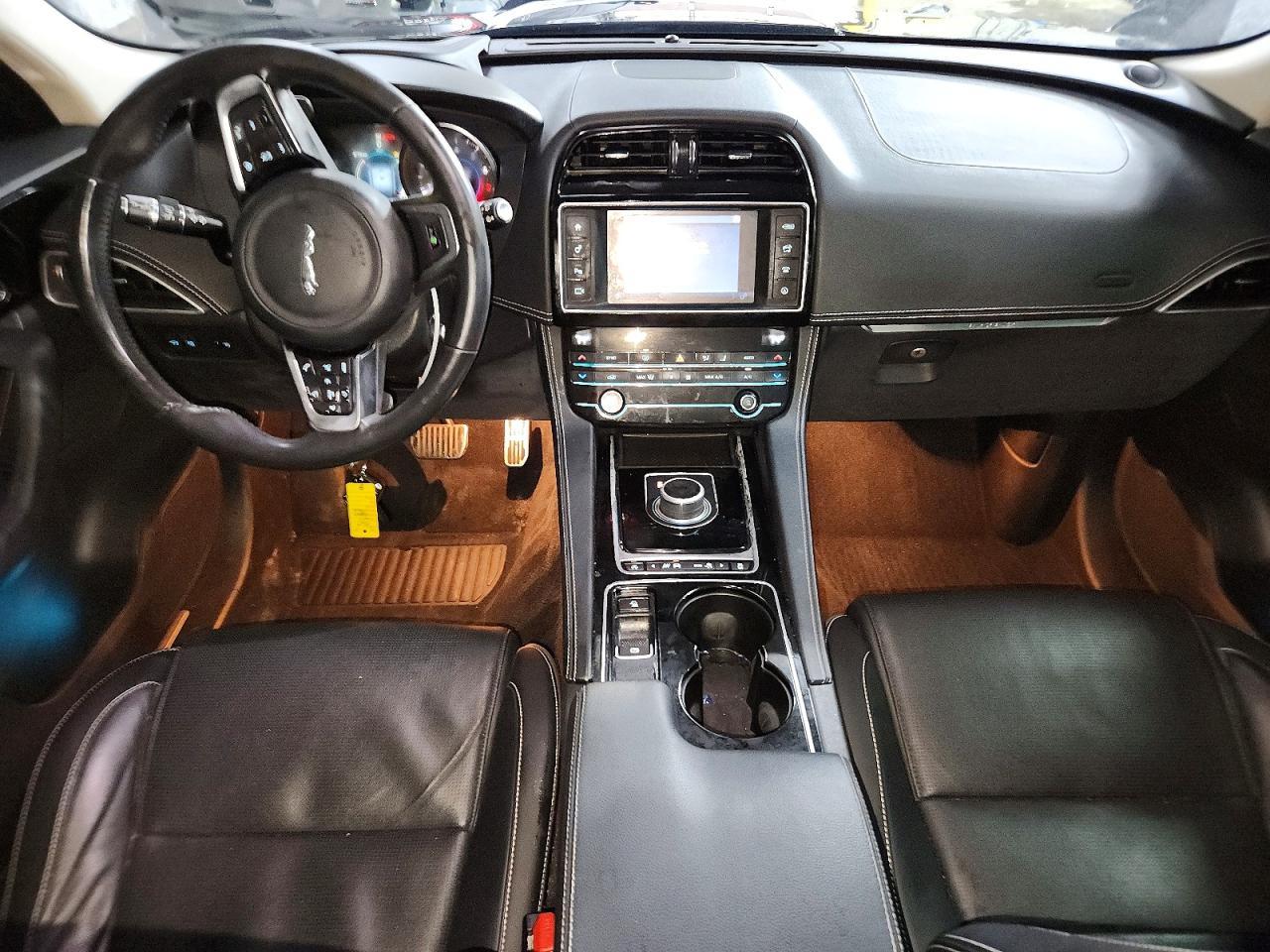 2017 JAGUAR F-Pace