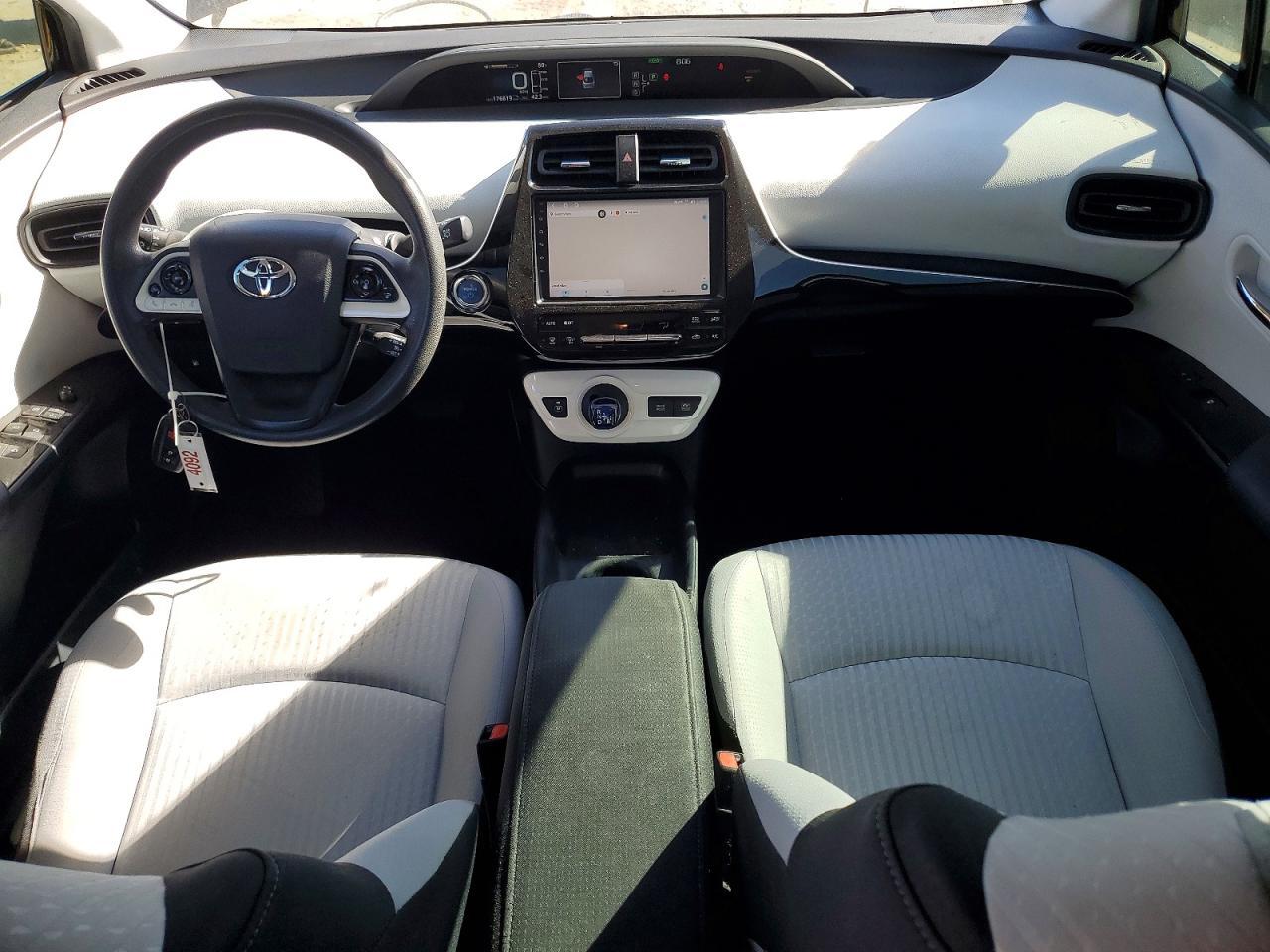 2016 TOYOTA PRIUS