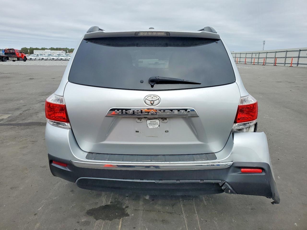 2011 TOYOTA HIGHLANDER