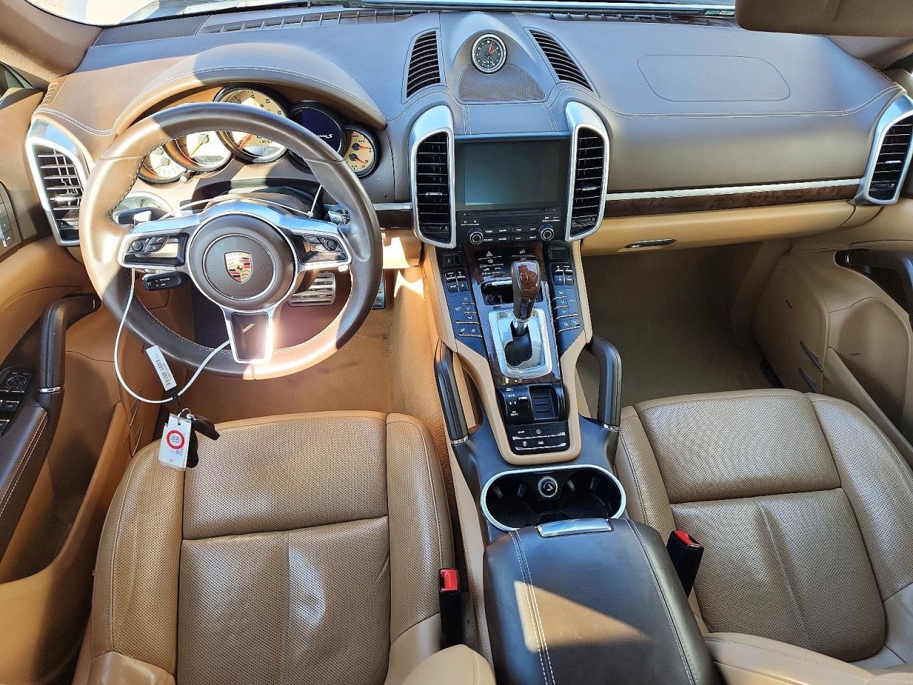 2017 PORSCHE CAYENNE