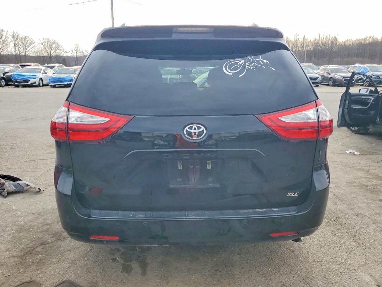 2017 TOYOTA SIENNA