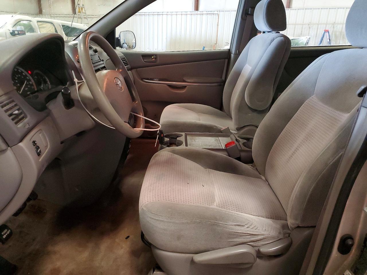 2008 TOYOTA SIENNA