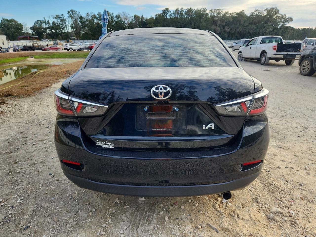 2017 TOYOTA YARIS