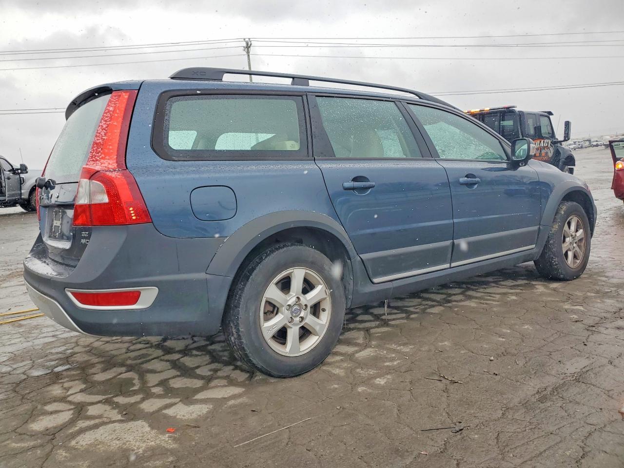 2008 VOLVO XC70
