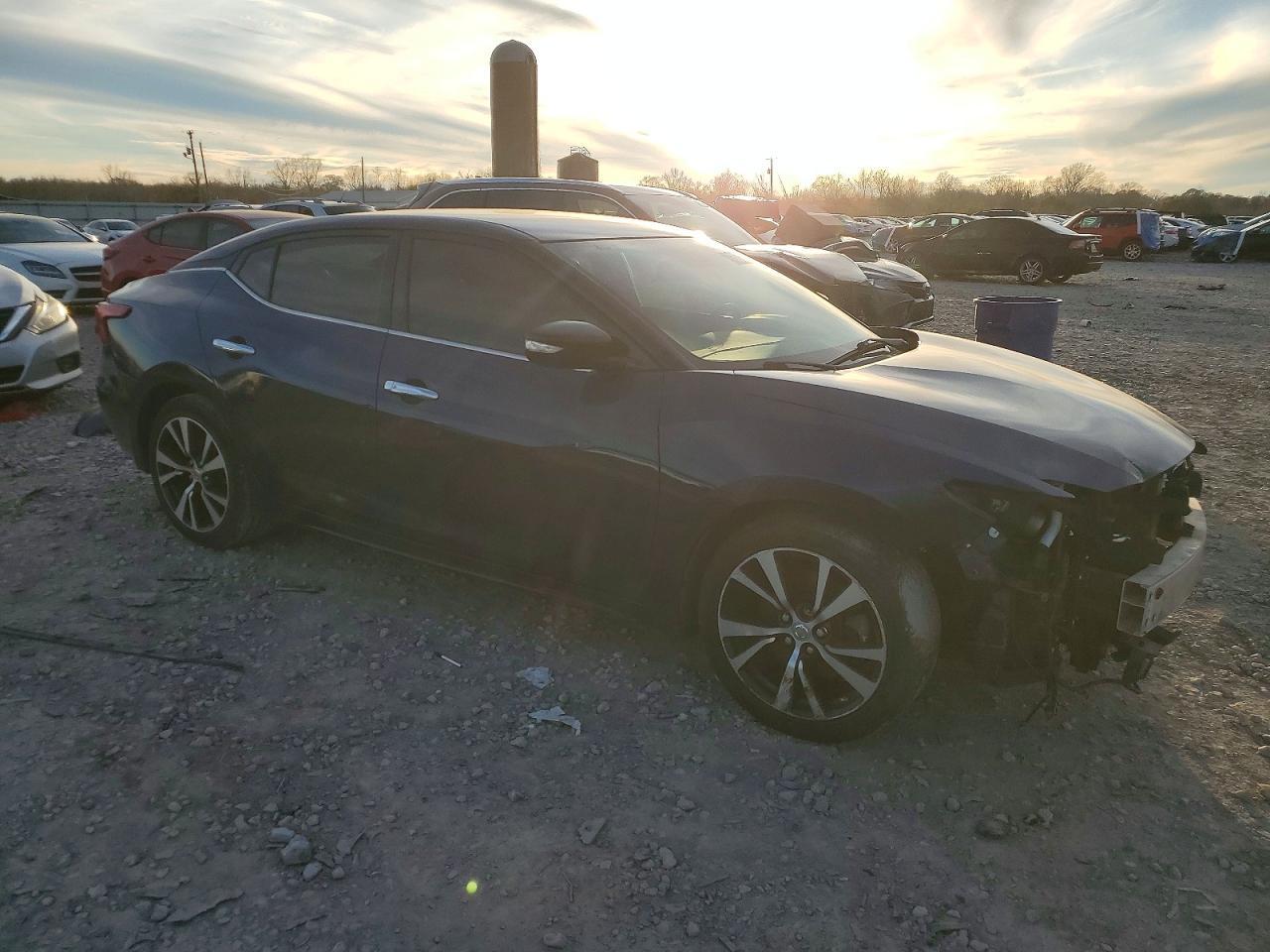 2018 NISSAN Maxima