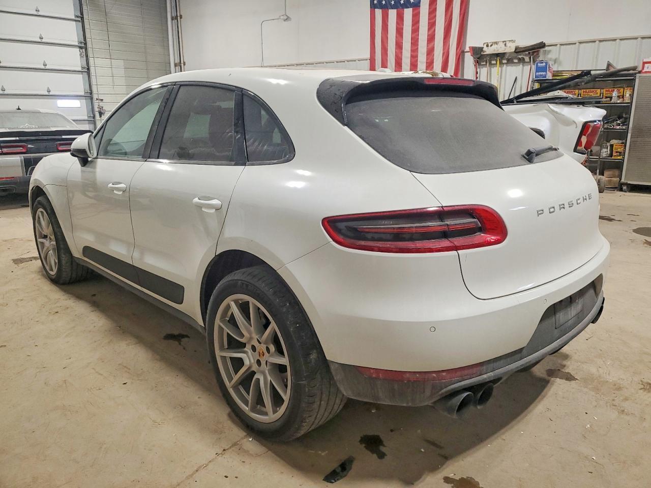 2015 PORSCHE Macan