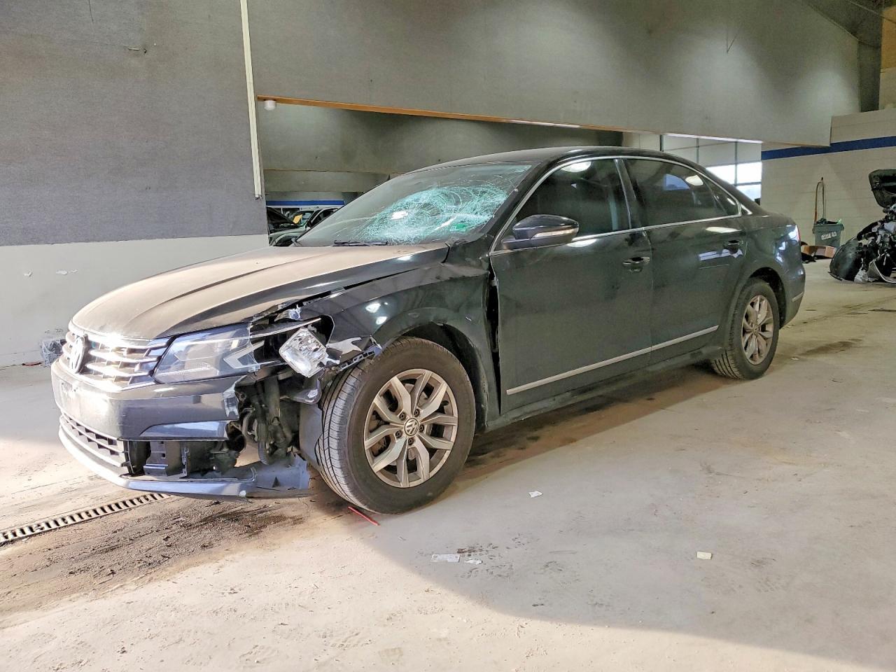 2016 VOLKSWAGEN Passat
