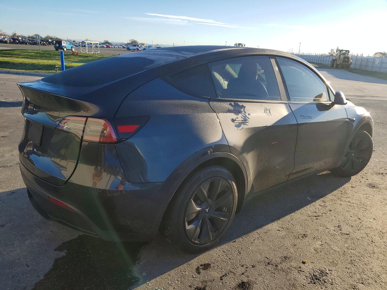 2024 TESLA MODEL Y