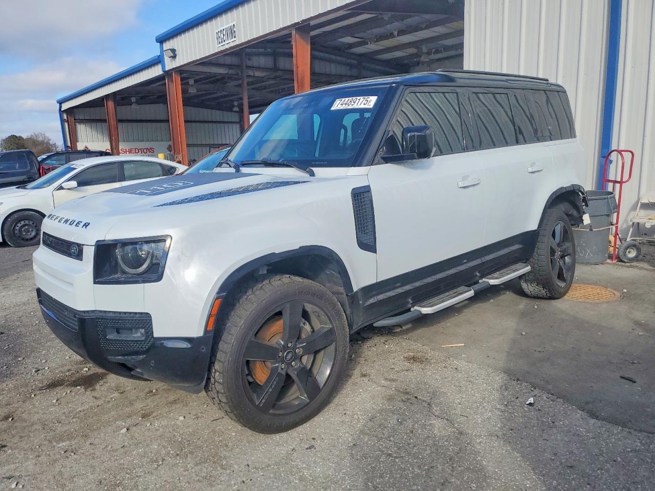 2022 LAND ROVER Defender