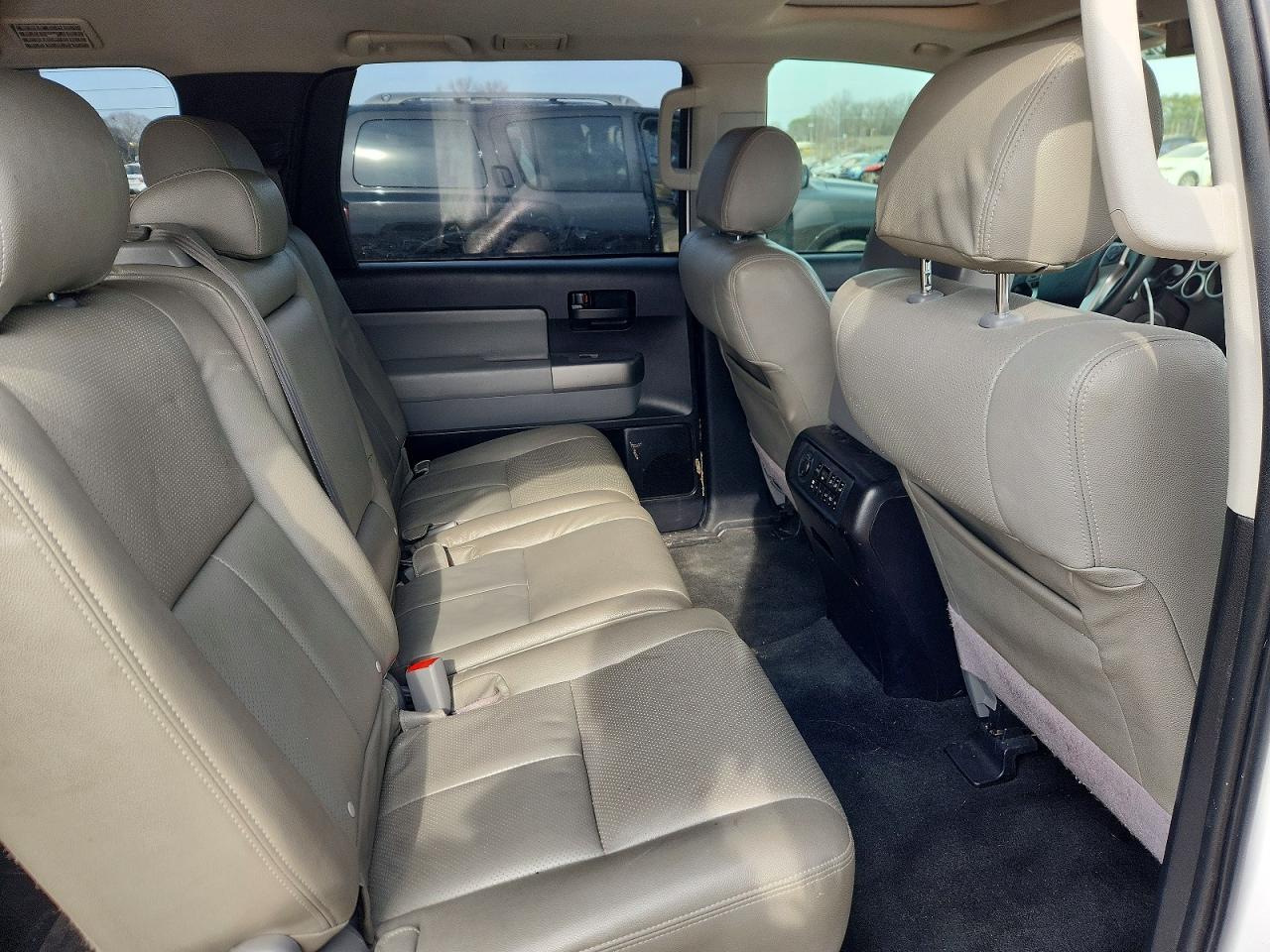 2015 TOYOTA Sequoia