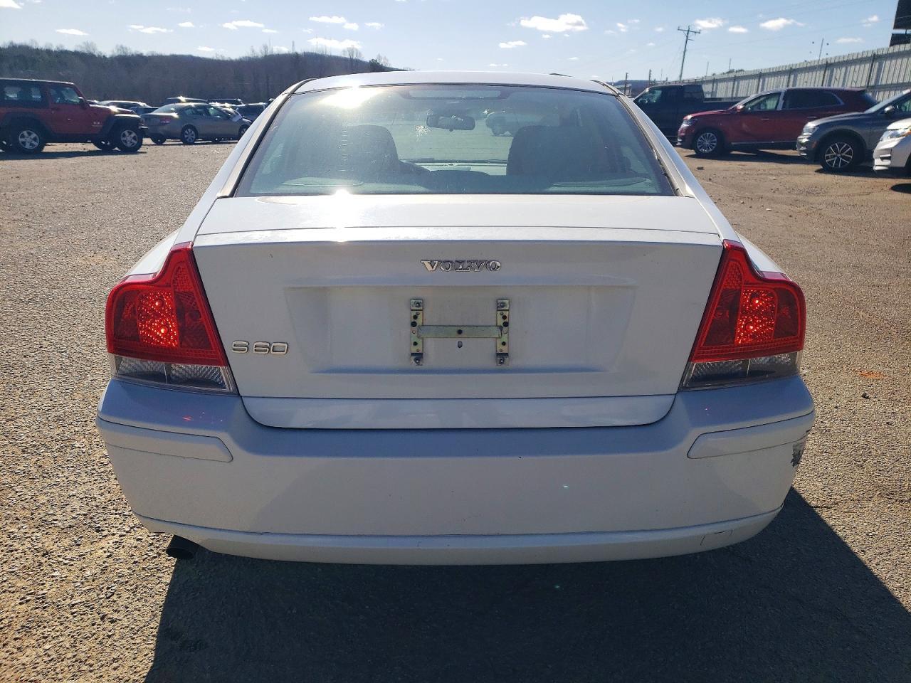 2005 VOLVO S60