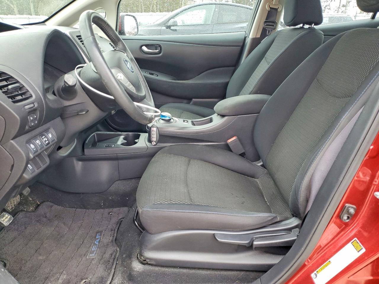 2015 NISSAN LEAF