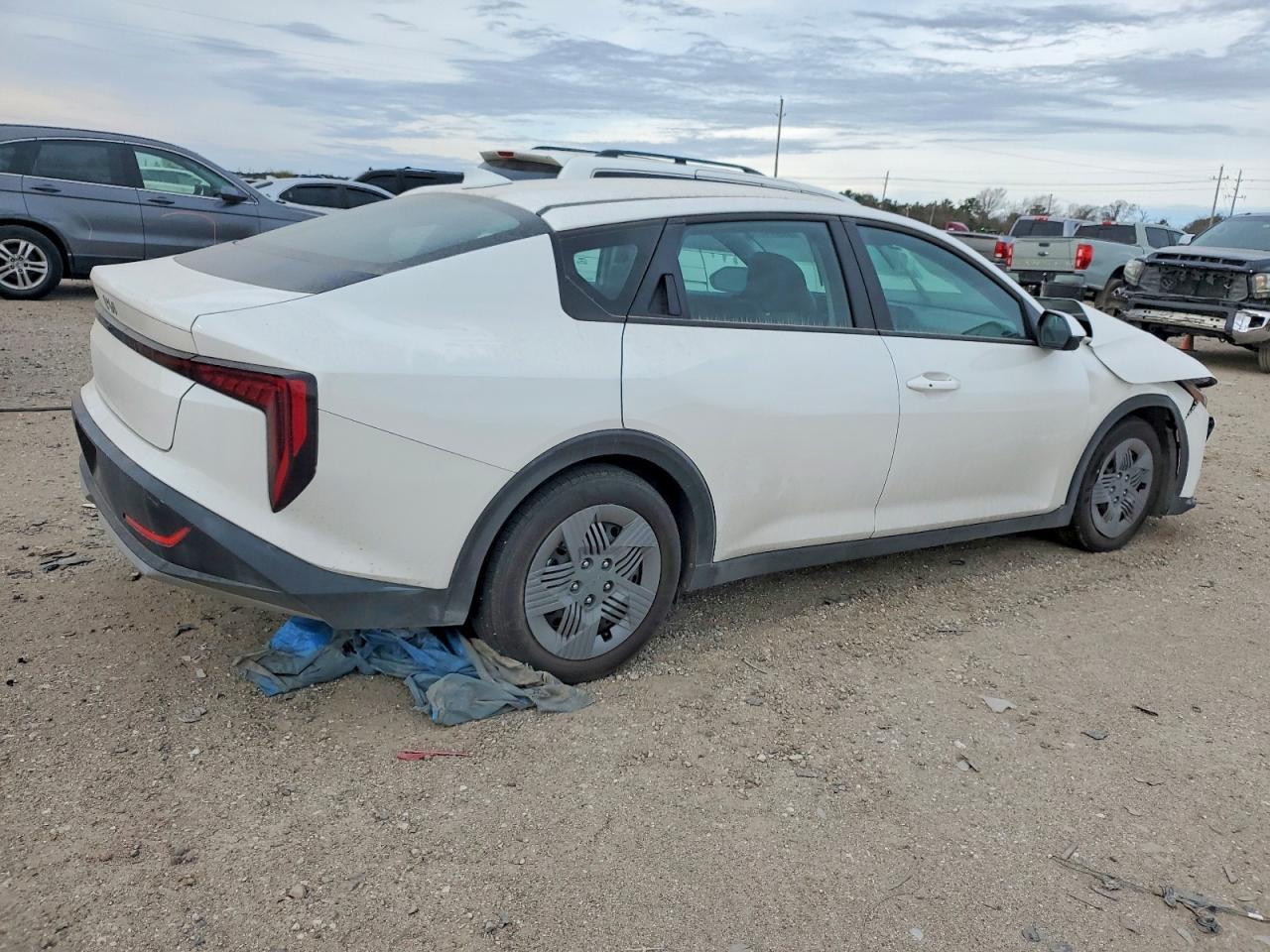 2025 KIA K4