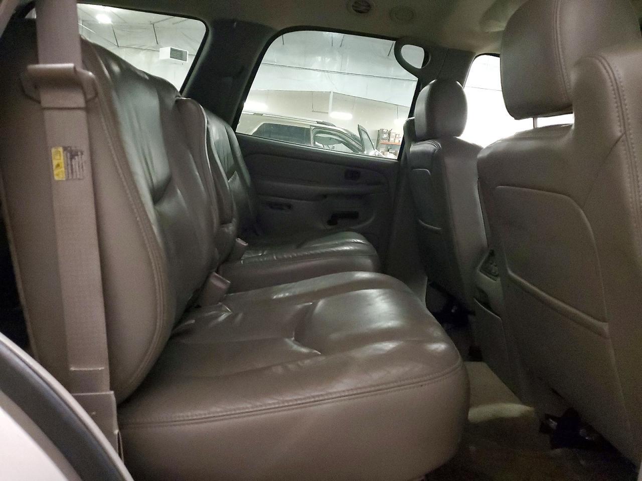 2004 CHEVROLET Tahoe