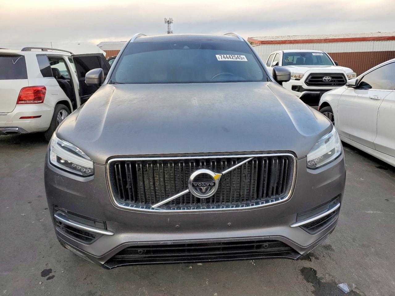2018 VOLVO XC90